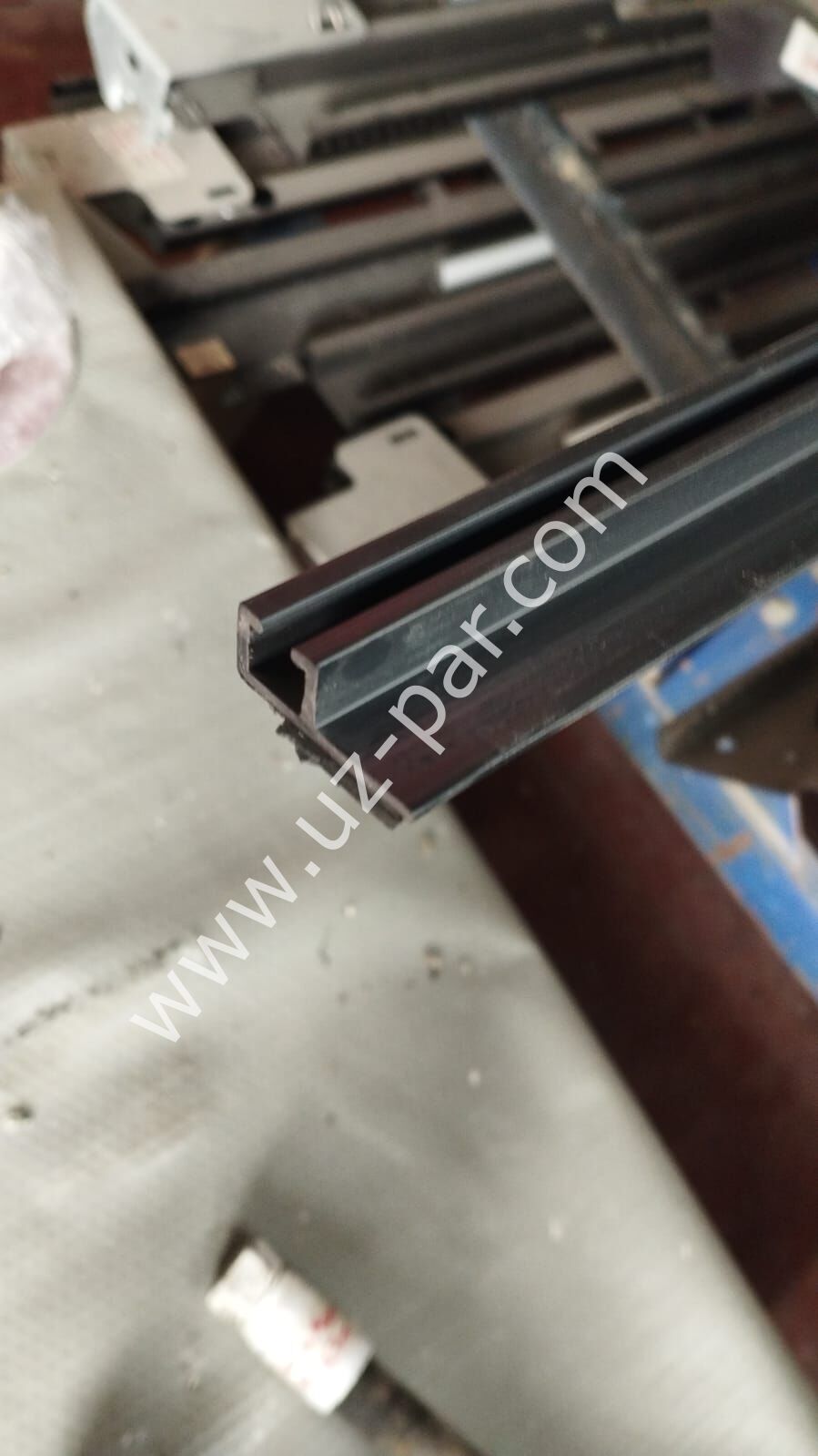 Koluman üç teker üstü çamurluk paspas çıtası KA008102