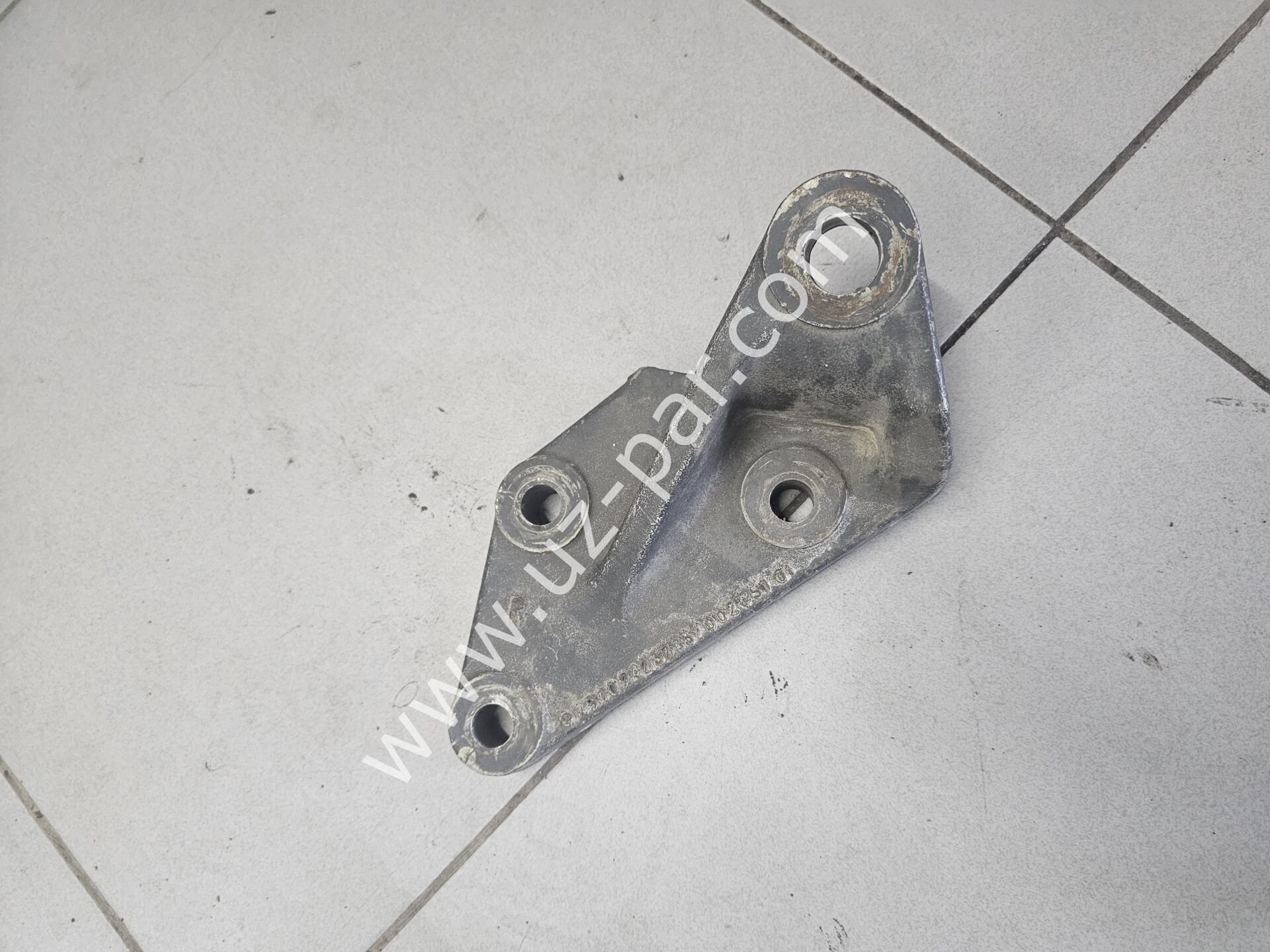 MERCEDES Şanzıman Kulağı G131 3229 Sağ , 9402423705