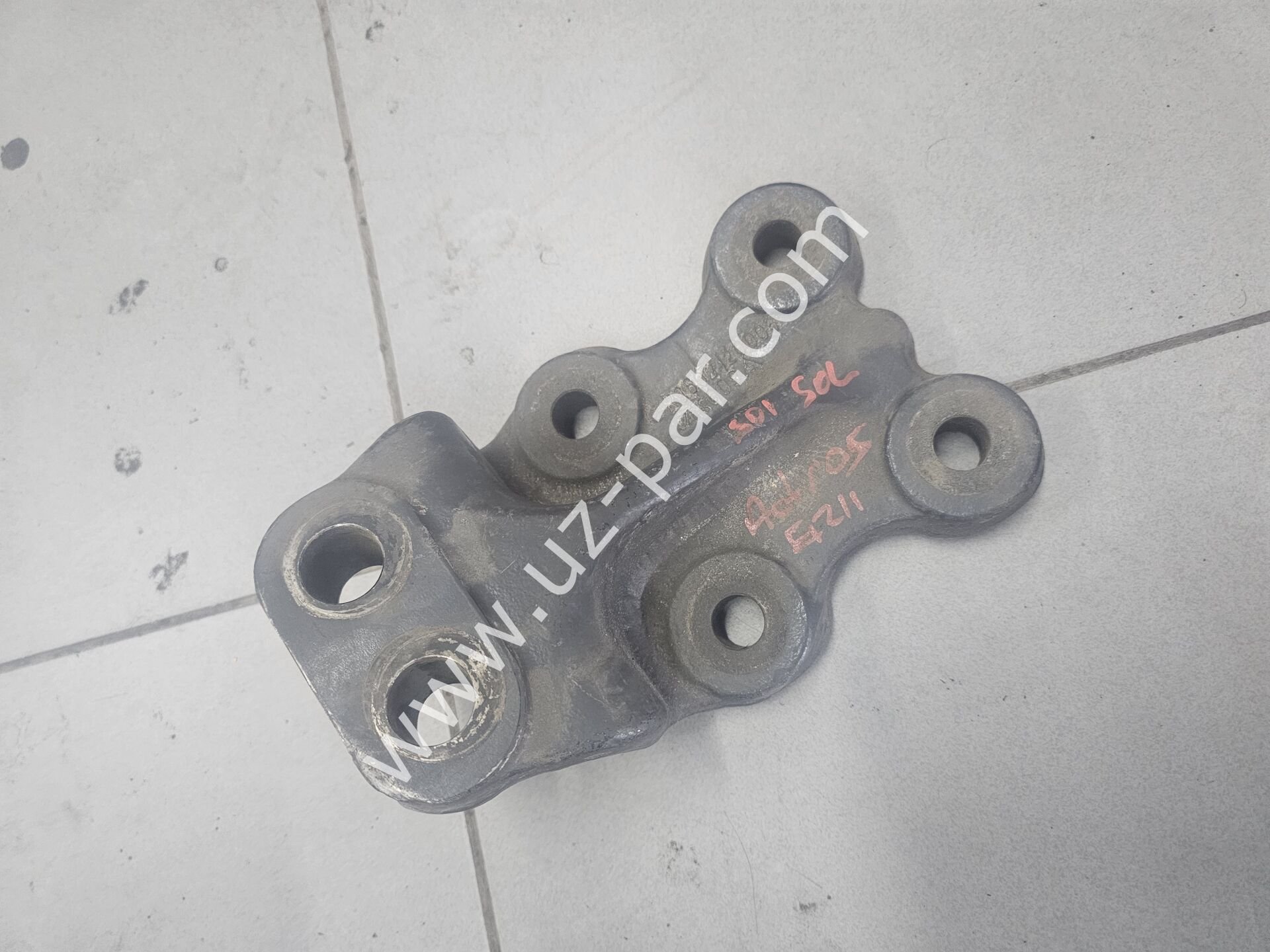 MERCEDES ACTROS G211 Şanzıman Kulağı Takozu Sol 9602420005