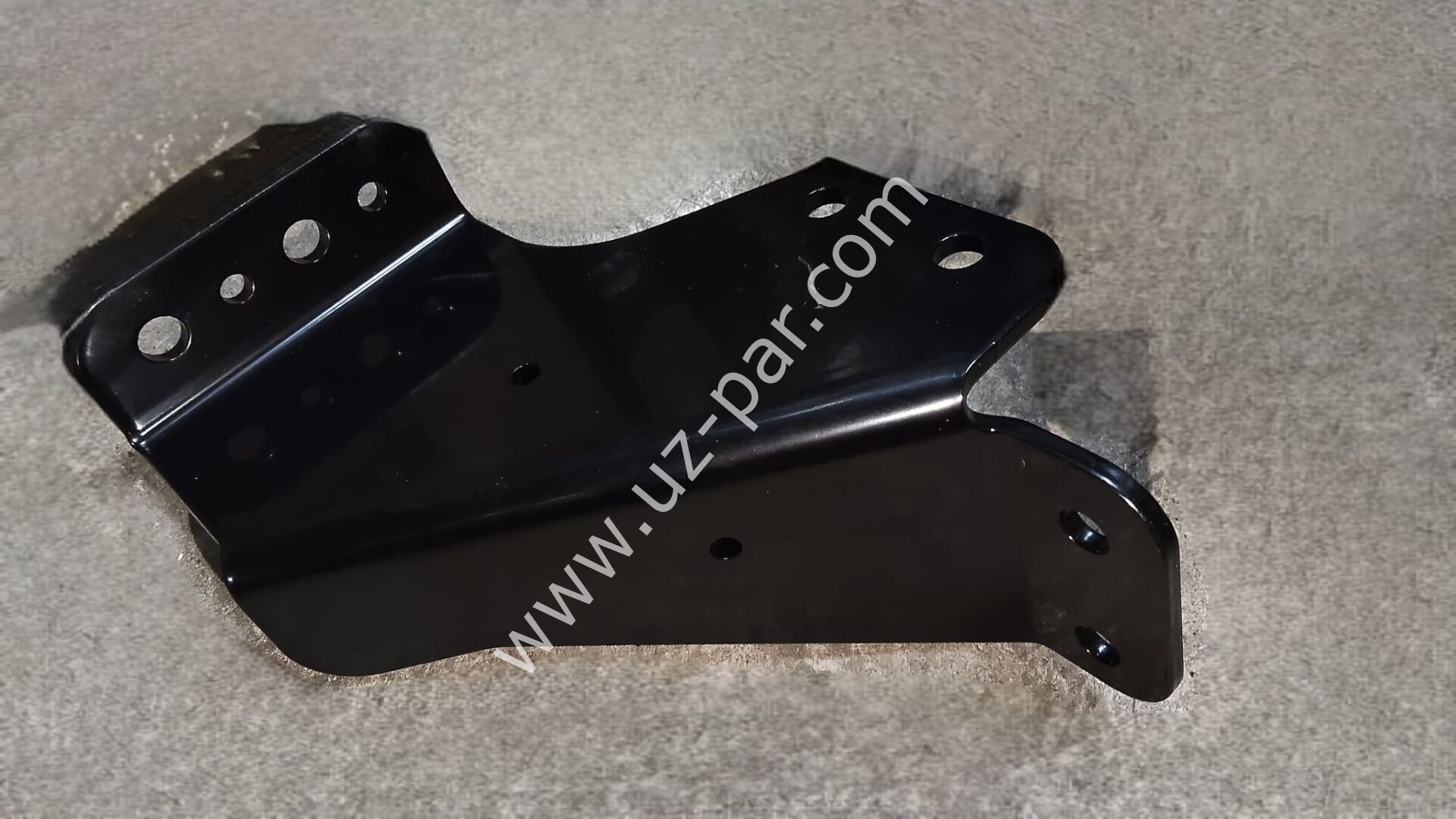 KRONE Y.M. Tampon Ve Ayak Arasındaki Bağlantı Braketi A sol 515147219