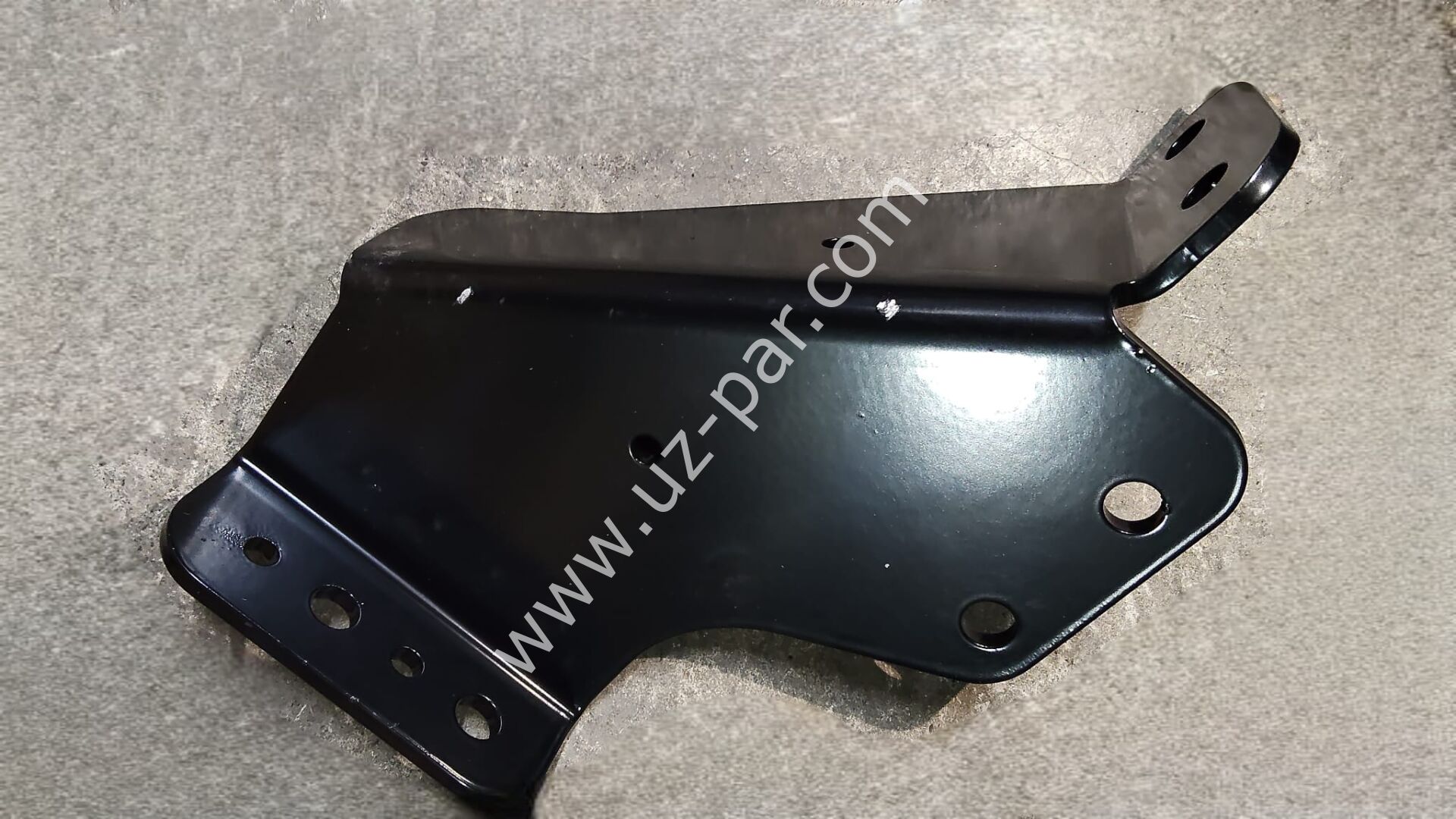 KRONE Y.M. Tampon Ve Ayak Arasındaki Bağlantı Braketi B Sağ 515147220